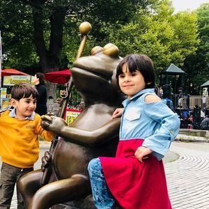 Meet your Posher, Munazza